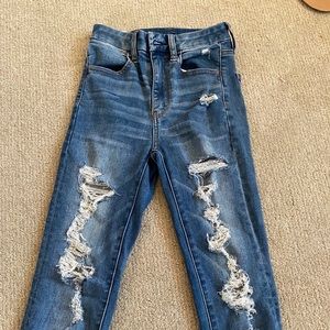 ripped american eagle jeans / jeggings